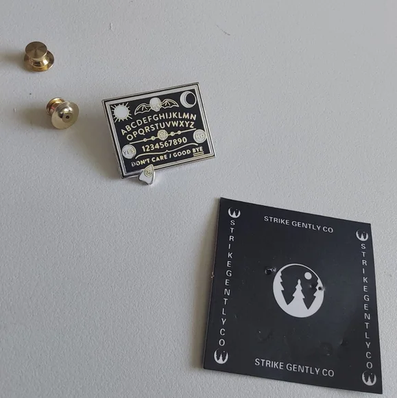 Ouija Board Enamel Pin - Picture 4 of 5